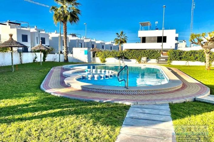 Image No.1-3 Bed Townhouse for sale