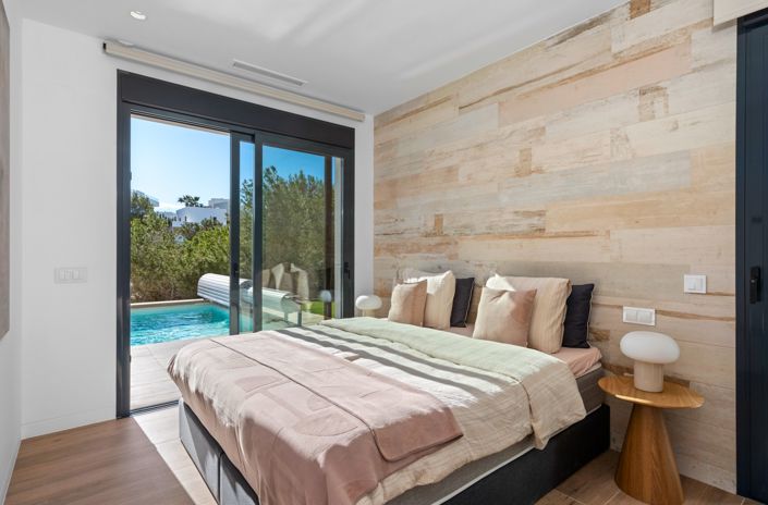 Image No.23-4 Bed Property for sale