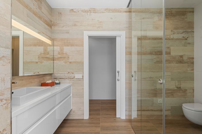 Image No.27-4 Bed Property for sale