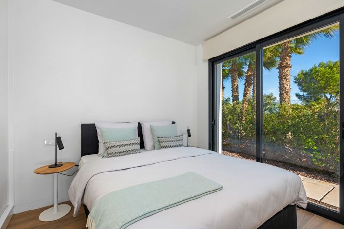 Image No.34-4 Bed Property for sale