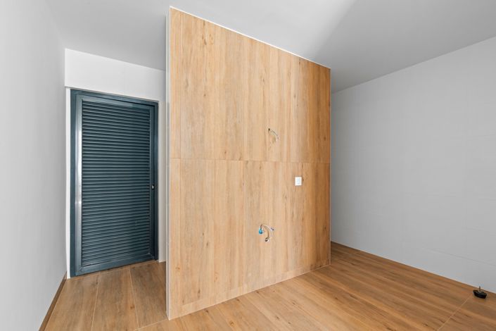 Image No.46-4 Bed Property for sale