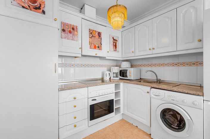 Image No.11-2 Bed Townhouse for sale