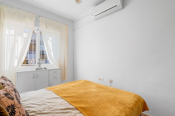 Image No.12-2 Bed Townhouse for sale