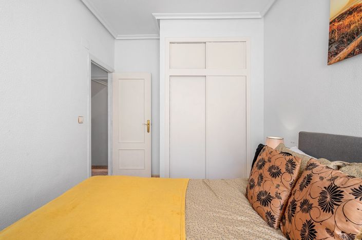 Image No.14-2 Bed Townhouse for sale