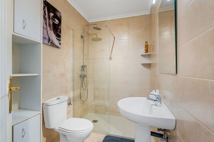 Image No.18-2 Bed Townhouse for sale