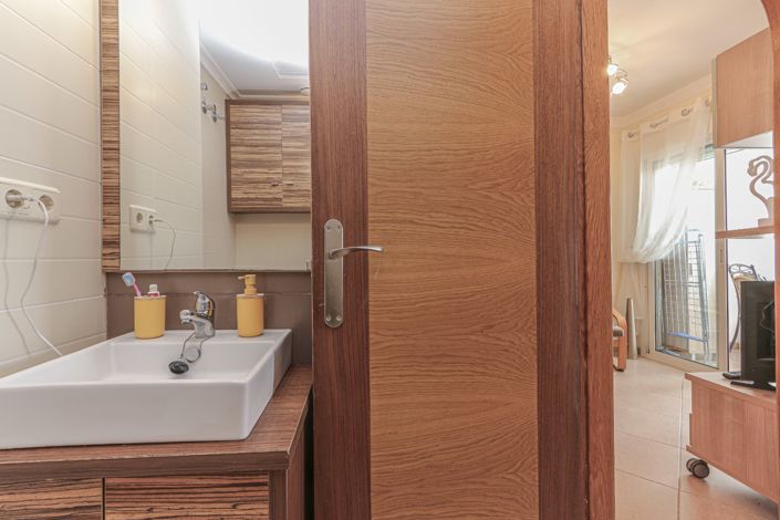 Image No.25-2 Bed Apartment for sale