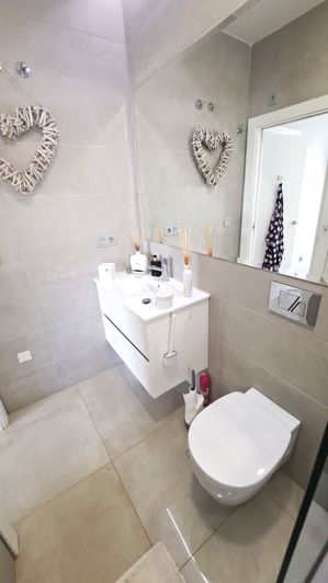 Image No.19-3 Bed Property for sale