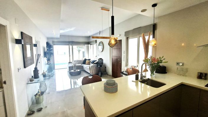 Image No.20-3 Bed Property for sale