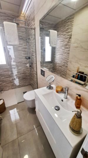 Image No.29-3 Bed Property for sale