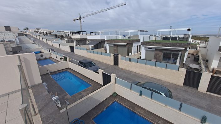 Image No.42-3 Bed Property for sale