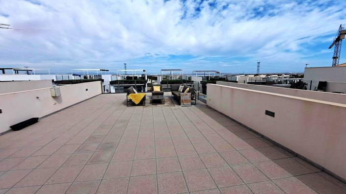 Image No.43-3 Bed Property for sale