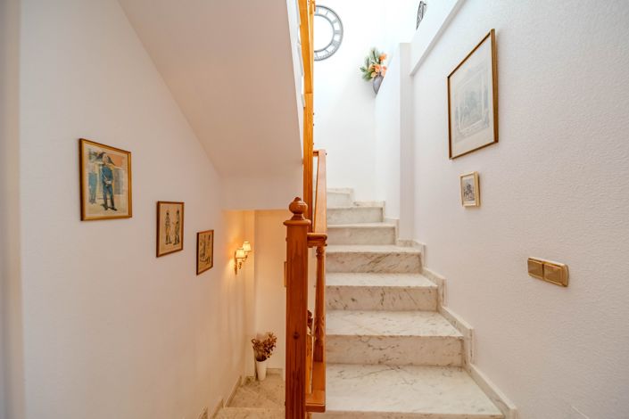 Image No.24-3 Bed Villa for sale