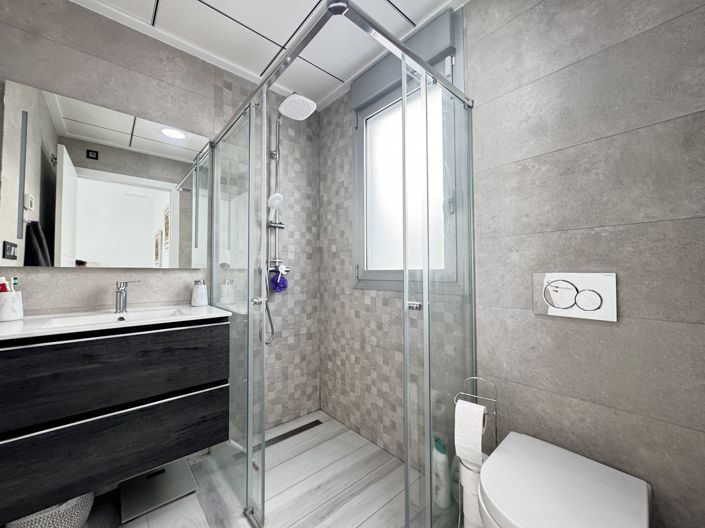 Image No.7-4 Bed Property for sale