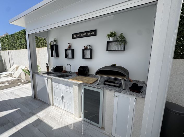 Image No.17-4 Bed Property for sale