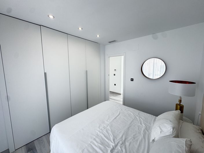 Image No.25-4 Bed Property for sale