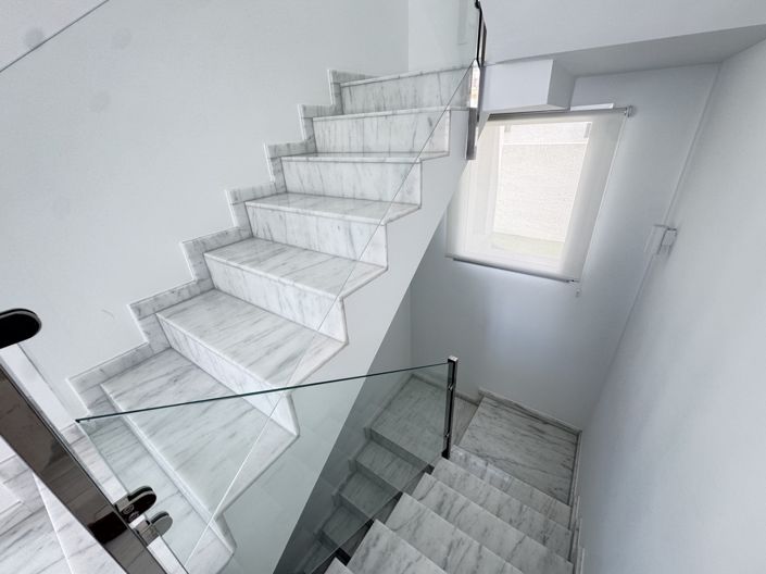 Image No.30-4 Bed Property for sale