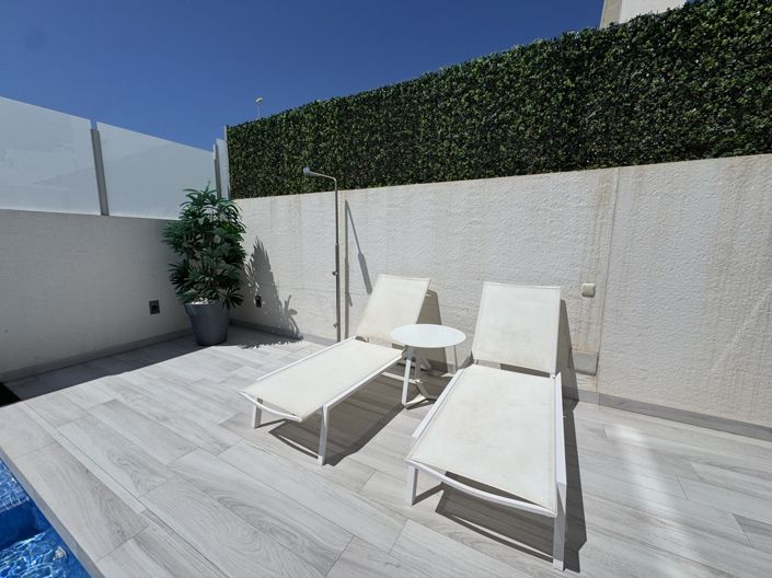 Image No.35-4 Bed Property for sale