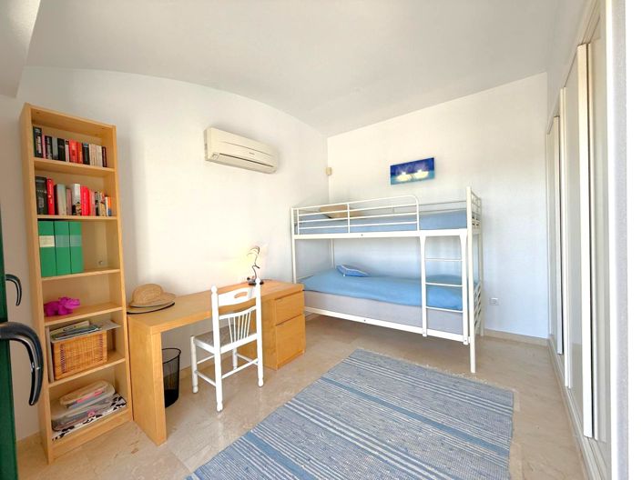 Image No.14-3 Bed Property for sale