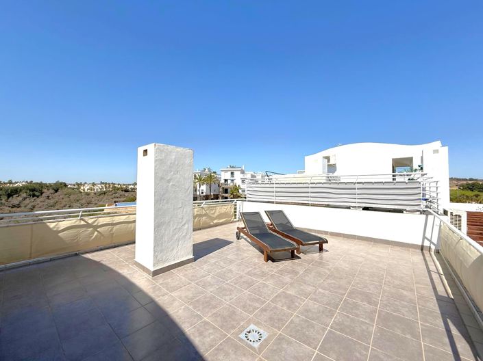 Image No.19-3 Bed Property for sale