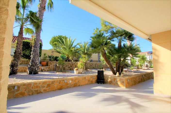 Image No.2-4 Bed Villa for sale