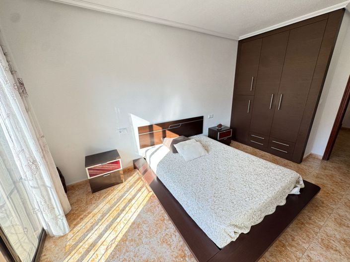 Image No.20-3 Bed Townhouse for sale