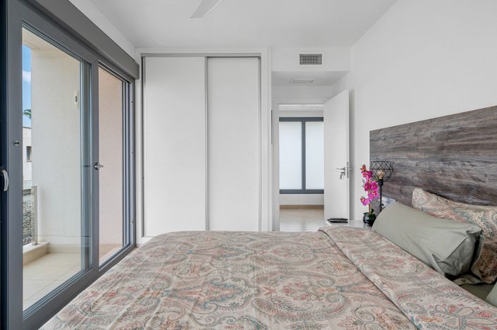 Image No.18-3 Bed Property for sale