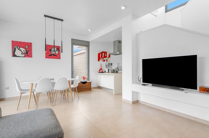 Image No.9-3 Bed Property for sale