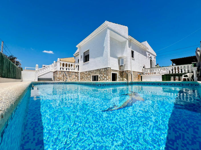 Image No.13-2 Bed Townhouse for sale