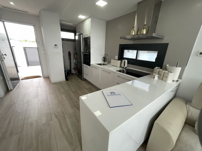 Image No.17-4 Bed Villa for sale