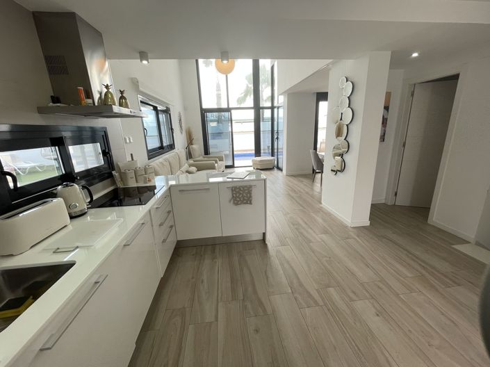 Image No.19-4 Bed Villa for sale