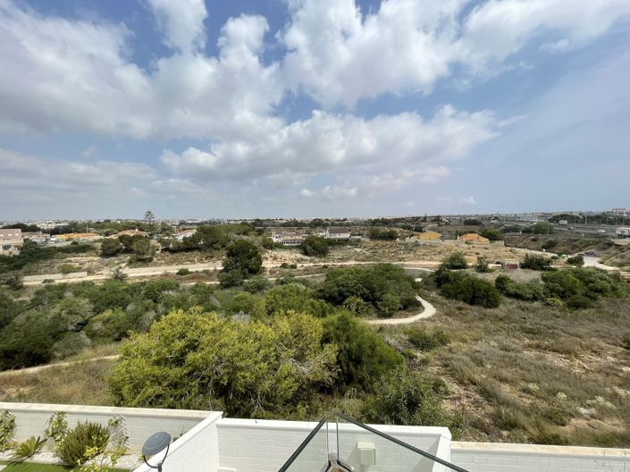 Image No.49-4 Bed Villa for sale