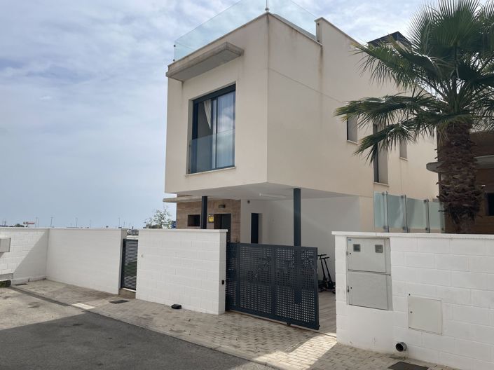 Image No.7-4 Bed Villa for sale