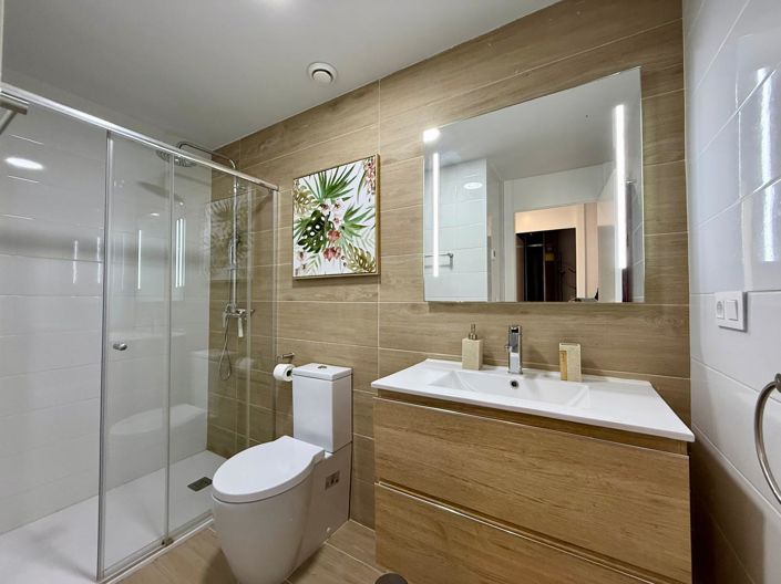 Image No.13-2 Bed Property for sale