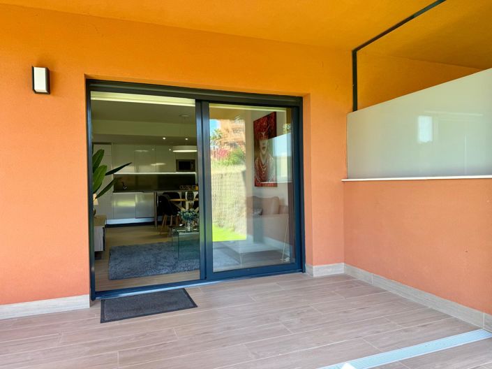 Image No.4-2 Bed Property for sale