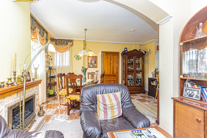 Image No.10-3 Bed Property for sale