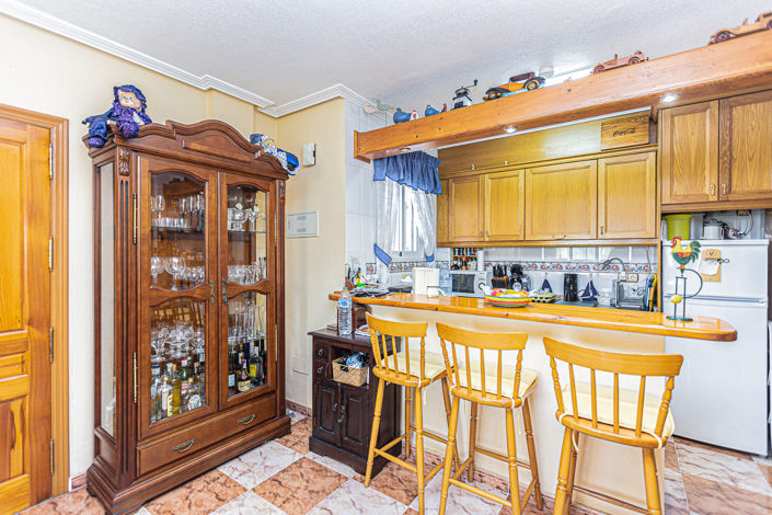 Image No.12-3 Bed Property for sale