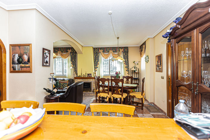 Image No.15-3 Bed Property for sale