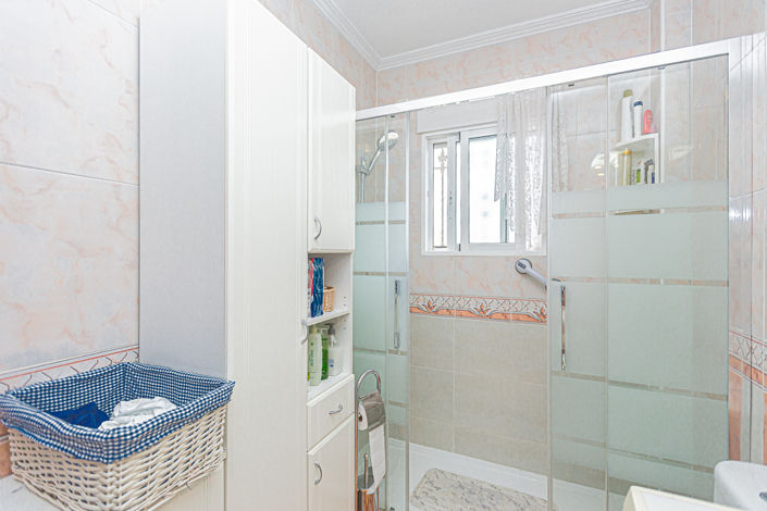 Image No.24-3 Bed Property for sale