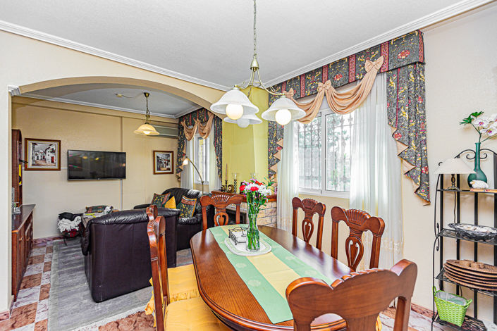 Image No.5-3 Bed Property for sale