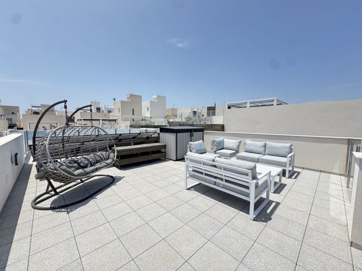 Image No.33-4 Bed Property for sale