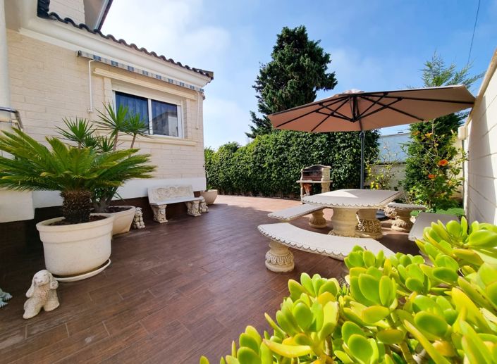 Image No.22-5 Bed Property for sale