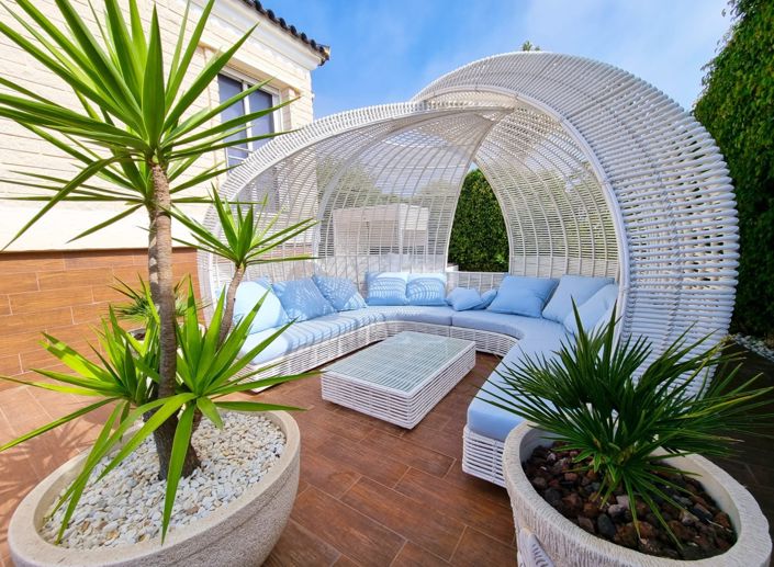 Image No.9-5 Bed Property for sale