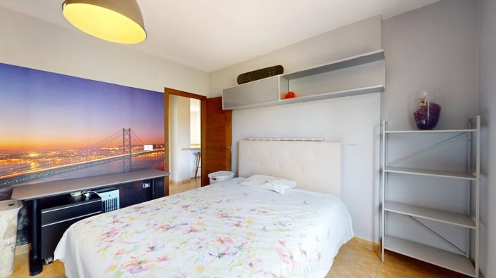 Image No.17-5 Bed Property for sale