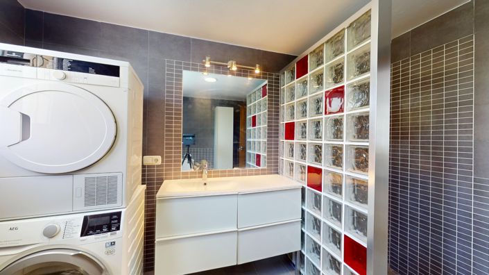 Image No.34-5 Bed Property for sale