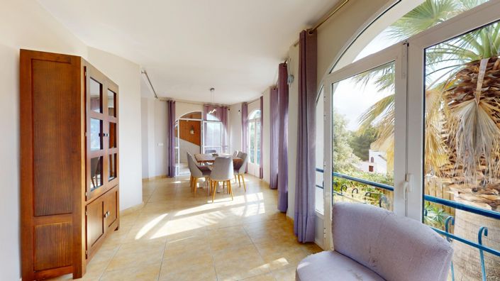 Image No.6-5 Bed Property for sale