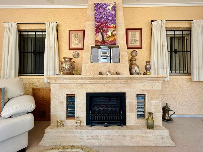 Image No.14-3 Bed Property for sale