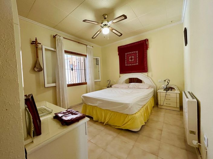 Image No.27-3 Bed Property for sale