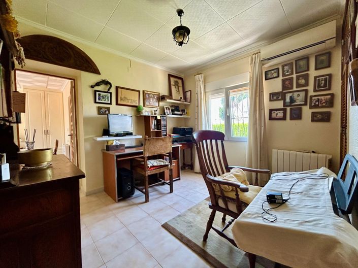 Image No.32-3 Bed Property for sale