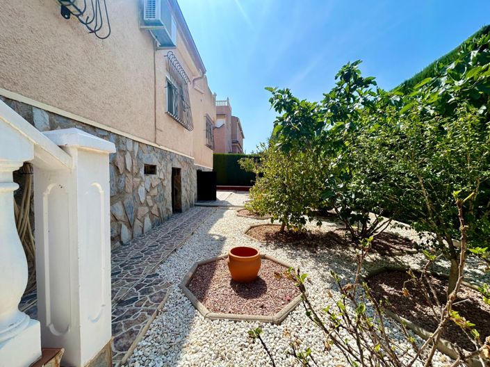 Image No.45-3 Bed Property for sale