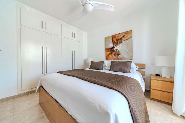 Image No.27-3 Bed Property for sale